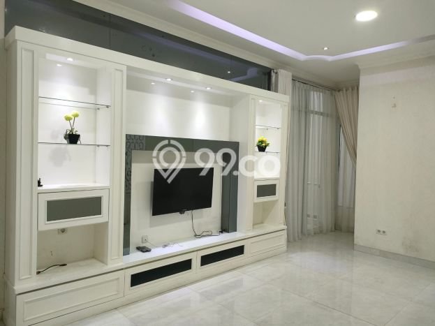Siap Huni Rumah Mewah 4 Kamar di Cengkareng Dekat ke Mana Pun Siap Huni Rumah Mewah 4 Kamar di Cengkareng Dekat ke Mana Pun