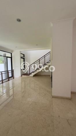 Rumah Elit LB 330m2 Siap Huni Desain Elegan di Ragunan, Jakarta Selatan Rumah Elit LB 330m2 Siap Huni Desain Elegan di Ragunan, Jakarta Selatan