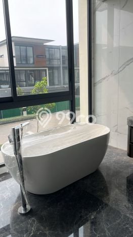 Ready to Use! Luxury House LT 570m2 Desain Elegan di BSD City Ready to Use! Luxury House LT 570m2 Desain Elegan di BSD City