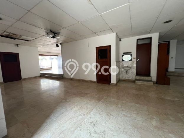 Jual Rumah Luas Elegan Dengan View Cantik di Tomang, Jakarta Barat Jual Rumah Luas Elegan Dengan View Cantik di Tomang, Jakarta Barat