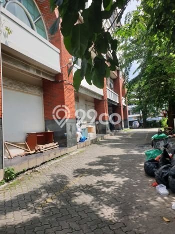 Ruko Dijual di Jakarta Utara LT 131m2 & LB 300m2 Lokasi Terbaik! Ruko Dijual di Jakarta Utara LT 131m2 & LB 300m2 Lokasi Terbaik!