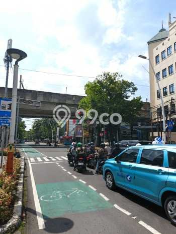Lokasi Strategis! Dijual Ruko Bisnis di Kebayoran Baru, Jakarta Selatan Kondisi Baik Lokasi Strategis! Dijual Ruko Bisnis di Kebayoran Baru, Jakarta Selatan Kondisi Baik