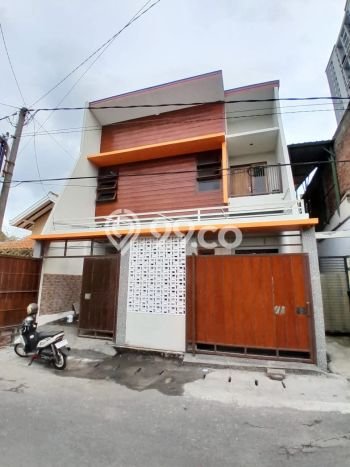 Jual Rumah Bagus Siap Huni LB 200m2 di Sukolilo, Surabaya Jual Rumah Bagus Siap Huni LB 200m2 di Sukolilo, Surabaya