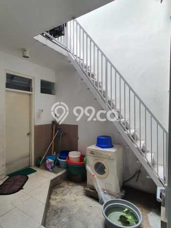 For Sale Hunian Rumah Nyaman 4 Kamar di Sutorejo, Surabaya For Sale Hunian Rumah Nyaman 4 Kamar di Sutorejo, Surabaya