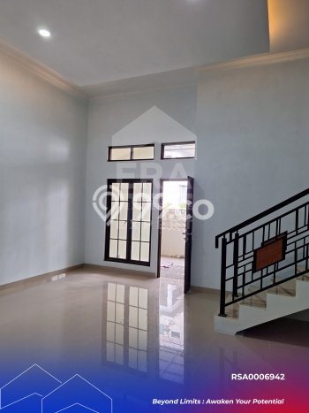 For Sale Hunian Rumah Terawat 4 Kamar di Pejuang, Bekasi For Sale Hunian Rumah Terawat 4 Kamar di Pejuang, Bekasi