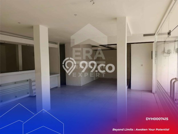 Disewakan Ruko Strategis di , Luas 102m2m², Area Komersial Disewakan Ruko Strategis di , Luas 102m2m², Area Komersial