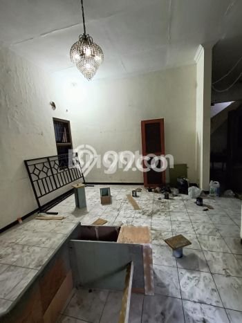 Rumah di Blimbing, 3 KT, Akses Mudah Pusat Kota, Luas 230m2m² LB 160m2m² Rumah di Blimbing, 3 KT, Akses Mudah Pusat Kota, Luas 230m2m² LB 160m2m²