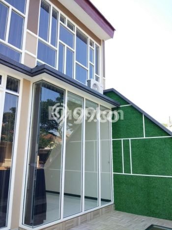 Rumah Modern 5 Kamar LT 120m2 di Araya Rumah Modern 5 Kamar LT 120m2 di Araya
