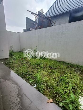 Hunian Mewah LB 255m2 Siap Pakai Desain Elegan di Tidar, Malang Hunian Mewah LB 255m2 Siap Pakai Desain Elegan di Tidar, Malang