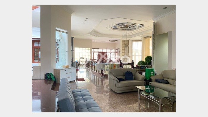 Jual Rumah Luas Elegan Dengan View Eksklusif di Surabaya Kota, Surabaya Jual Rumah Luas Elegan Dengan View Eksklusif di Surabaya Kota, Surabaya