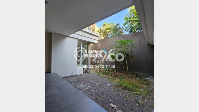 Dijual Rumah Premium dengan Fasilitas Sekitar Lengkap di Sukolilo, Surabaya Dijual Rumah Premium dengan Fasilitas Sekitar Lengkap di Sukolilo, Surabaya
