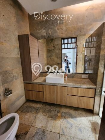 Rumah Elit LB 450m2 Siap Pakai Desain Elegan di Cipaku, Bandung Rumah Elit LB 450m2 Siap Pakai Desain Elegan di Cipaku, Bandung