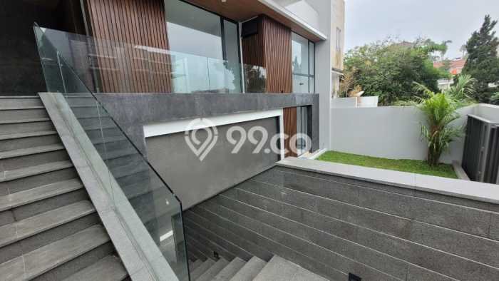 Rumah Luxury Modern Tanpa Renovasi di Setra Duta Bandung Rumah Luxury Modern Tanpa Renovasi di Setra Duta Bandung