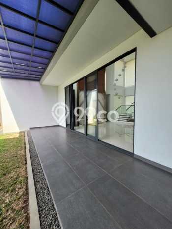Rumah Elit LB 1000m2 Siap Pakai Desain Elegan di Setiabudi, Bandung Rumah Elit LB 1000m2 Siap Pakai Desain Elegan di Setiabudi, Bandung