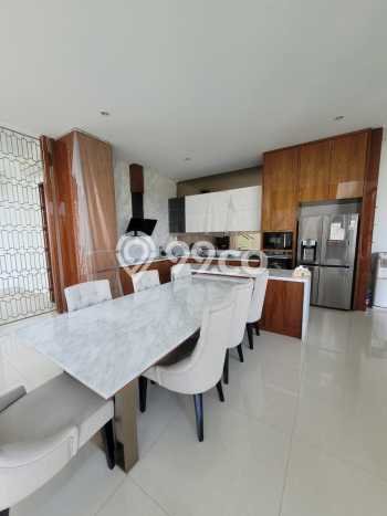Rumah Elit LB 1000m2 Siap Pakai Desain Elegan di Setiabudi, Bandung Rumah Elit LB 1000m2 Siap Pakai Desain Elegan di Setiabudi, Bandung