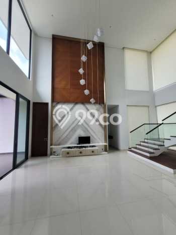 Rumah Elit LB 1000m2 Siap Pakai Desain Elegan di Setiabudi, Bandung Rumah Elit LB 1000m2 Siap Pakai Desain Elegan di Setiabudi, Bandung