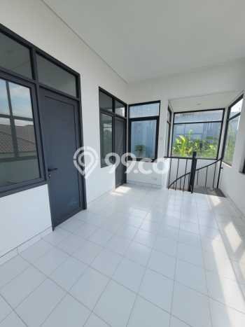 Rumah Elit LB 1000m2 Siap Pakai Desain Elegan di Setiabudi, Bandung Rumah Elit LB 1000m2 Siap Pakai Desain Elegan di Setiabudi, Bandung