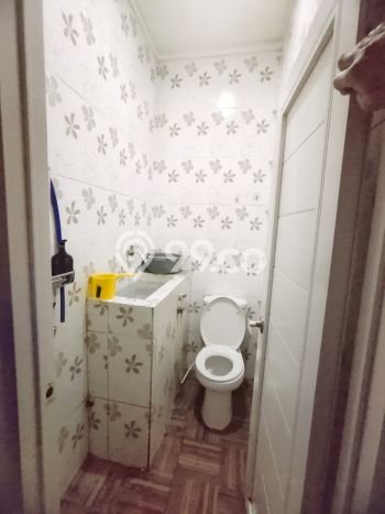 Rumah Strategis Modern Lb 154m2 di Serpong Utara, Tangerang Selatan Rumah Strategis Modern Lb 154m2 di Serpong Utara, Tangerang Selatan