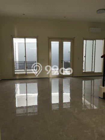 For Sale! Luxury House LT 207m2 Desain Elegan di Gading Serpong For Sale! Luxury House LT 207m2 Desain Elegan di Gading Serpong