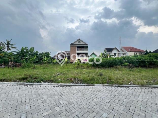 Tanah Kosong Dijual di Sleman dengan Area 111m2 Tanah Kosong Dijual di Sleman dengan Area 111m2
