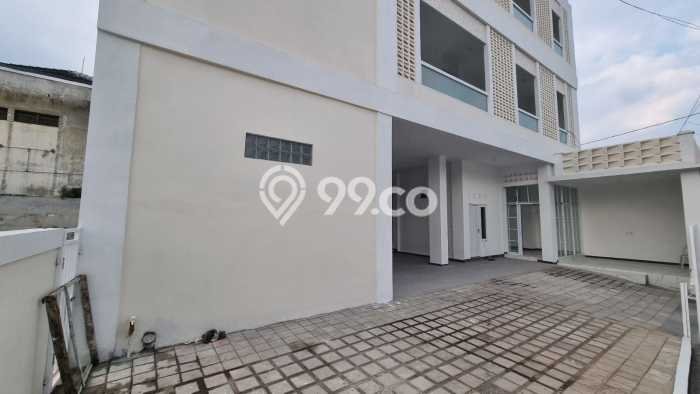 Unit Kost Dijual di Sleman dengan 27 Kamar Tidur & Luas Bangunan 622m2 Unit Kost Dijual di Sleman dengan 27 Kamar Tidur & Luas Bangunan 622m2