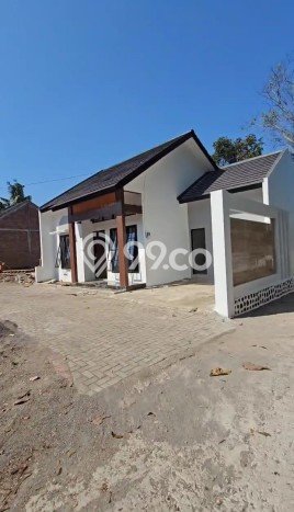 Rumah Asri area Sleman, Sleman, Luas 99m² Bangunan 70m² Rumah Asri area Sleman, Sleman, Luas 99m² Bangunan 70m²