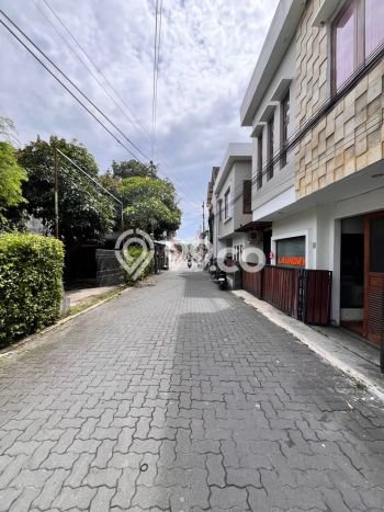Kost Dijual Lokasi Sleman, Sleman, Spesifikasi 11 Kamar Tidur dan Luas 251m2 Kost Dijual Lokasi Sleman, Sleman, Spesifikasi 11 Kamar Tidur dan Luas 251m2