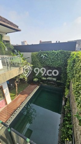 Rumah Strategis di Regol, Dekat Kawasan Bisnis, Bandung - 5 Kamar Tidur Rumah Strategis di Regol, Dekat Kawasan Bisnis, Bandung - 5 Kamar Tidur