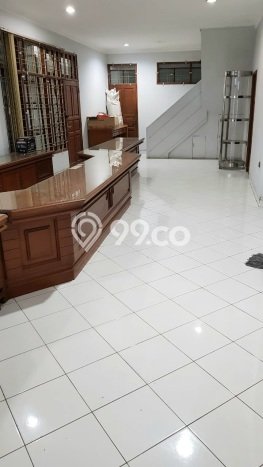 Rumah Strategis 4 Kamar Tidur dan 4 Kamar Mandi di , Dekat Pusat Kota, Bandung Rumah Strategis 4 Kamar Tidur dan 4 Kamar Mandi di , Dekat Pusat Kota, Bandung