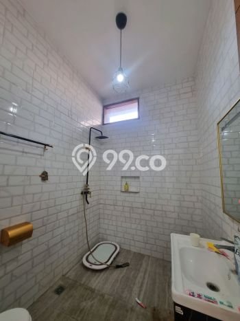Rumah Strategis di Regol, Dekat Kawasan Bisnis, Bandung - 5 Kamar Tidur Rumah Strategis di Regol, Dekat Kawasan Bisnis, Bandung - 5 Kamar Tidur