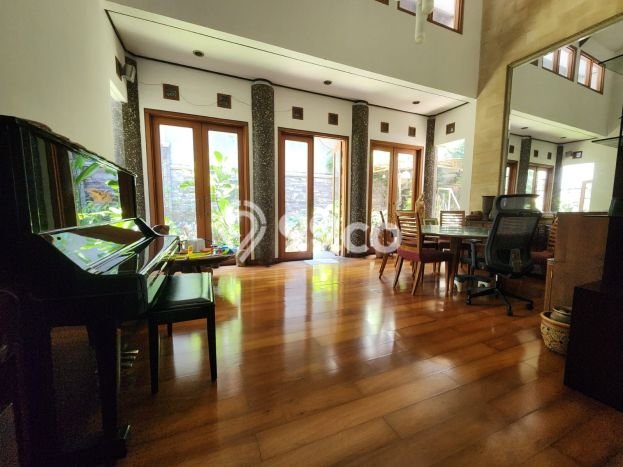 Hunian Mewah Dijual LT 450m2 di Batununggal, Bandung Hunian Mewah Dijual LT 450m2 di Batununggal, Bandung