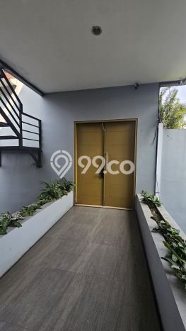 Rumah Strategis di Regol, Dekat Kawasan Bisnis, Bandung - 5 Kamar Tidur Rumah Strategis di Regol, Dekat Kawasan Bisnis, Bandung - 5 Kamar Tidur