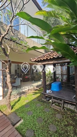 Rumah Strategis di Regol, Dekat Kawasan Bisnis, Bandung - 5 Kamar Tidur Rumah Strategis di Regol, Dekat Kawasan Bisnis, Bandung - 5 Kamar Tidur