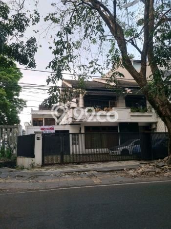 Rumah Strategis 4 Kamar Tidur dan 4 Kamar Mandi di , Dekat Pusat Kota, Bandung Rumah Strategis 4 Kamar Tidur dan 4 Kamar Mandi di , Dekat Pusat Kota, Bandung
