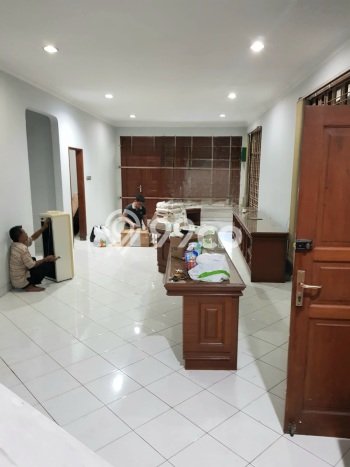 Rumah Strategis 4 Kamar Tidur dan 4 Kamar Mandi di , Dekat Pusat Kota, Bandung Rumah Strategis 4 Kamar Tidur dan 4 Kamar Mandi di , Dekat Pusat Kota, Bandung