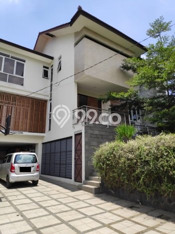 Ready to Use! Luxury House LT 450m2 Desain Modern di Setiabudi Ready to Use! Luxury House LT 450m2 Desain Modern di Setiabudi