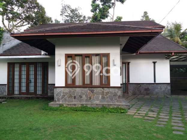 For Sale! Premium House LT 800m2 Desain Elegan di Hegarmanah For Sale! Premium House LT 800m2 Desain Elegan di Hegarmanah