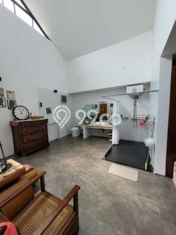 Rumah Mewah Siap Huni LT 551m2 di Coblong, Bandung Rumah Mewah Siap Huni LT 551m2 di Coblong, Bandung