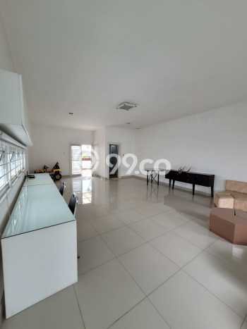 Ready to Use! Luxury House LT 500m2 Desain Modern di Setra Sari Ready to Use! Luxury House LT 500m2 Desain Modern di Setra Sari