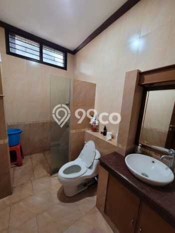 Rumah di Batununggal, Bandung, LT 375m2m² LB 350m2m² Rumah di Batununggal, Bandung, LT 375m2m² LB 350m2m²