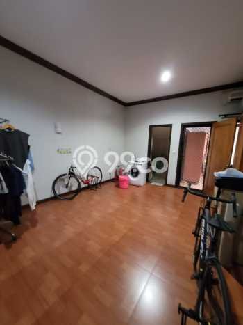 Rumah di Batununggal, Bandung, LT 375m2m² LB 350m2m² Rumah di Batununggal, Bandung, LT 375m2m² LB 350m2m²