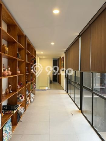 Ready to Use! Premium House LT 168m2 Desain Elegan di Pajajaran Ready to Use! Premium House LT 168m2 Desain Elegan di Pajajaran