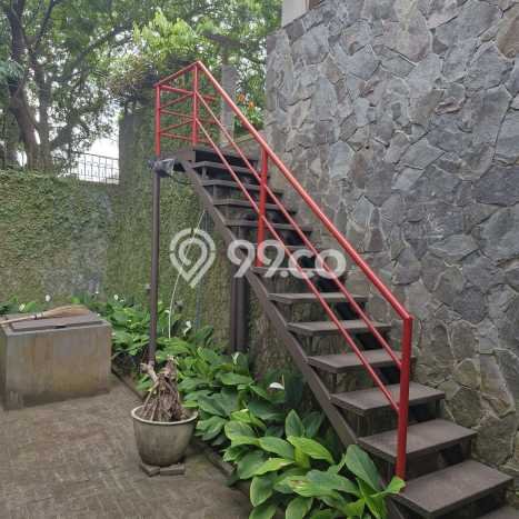 Rumah Luxury Modern Siap Huni di Ciumbuleuit Bandung Rumah Luxury Modern Siap Huni di Ciumbuleuit Bandung