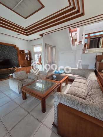 Disewakan! Rumah 4 Kamar Tidur &
4 Kamar Mandi di Setra Sari, Bandung Disewakan! Rumah 4 Kamar Tidur &
4 Kamar Mandi di Setra Sari, Bandung
