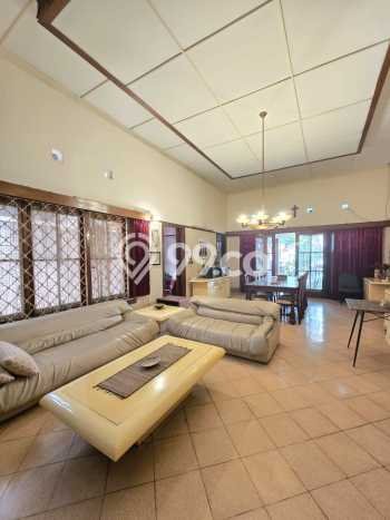 Sewa Rumah Bagus di Bandung Wetan Harga Rp 550 Juta/ Tahun Sewa Rumah Bagus di Bandung Wetan Harga Rp 550 Juta/ Tahun