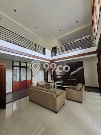 Rumah Luxury Modern Tanpa Renovasi di Setra Duta Bandung Rumah Luxury Modern Tanpa Renovasi di Setra Duta Bandung