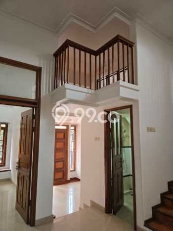 Hunian Elit LB 315m2 Siap Pakai Desain Elegan di Singgasana, Bandung Hunian Elit LB 315m2 Siap Pakai Desain Elegan di Singgasana, Bandung
