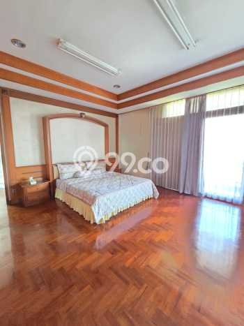 Disewakan! Rumah 4 Kamar Tidur &
4 Kamar Mandi di Setra Sari, Bandung Disewakan! Rumah 4 Kamar Tidur &
4 Kamar Mandi di Setra Sari, Bandung
