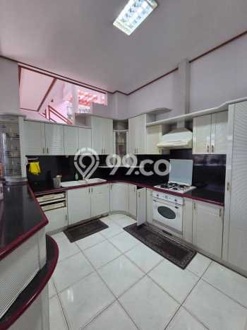 Disewakan! Rumah 4 Kamar Tidur &
4 Kamar Mandi di Setra Sari, Bandung Disewakan! Rumah 4 Kamar Tidur &
4 Kamar Mandi di Setra Sari, Bandung