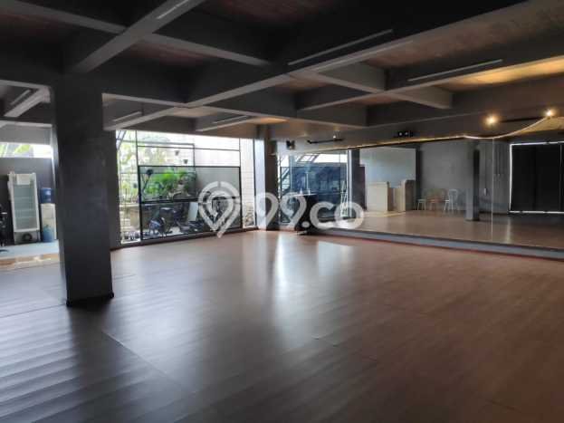 Ready to Use! Luxury House LT 450m2 Desain Modern di Setiabudi Ready to Use! Luxury House LT 450m2 Desain Modern di Setiabudi